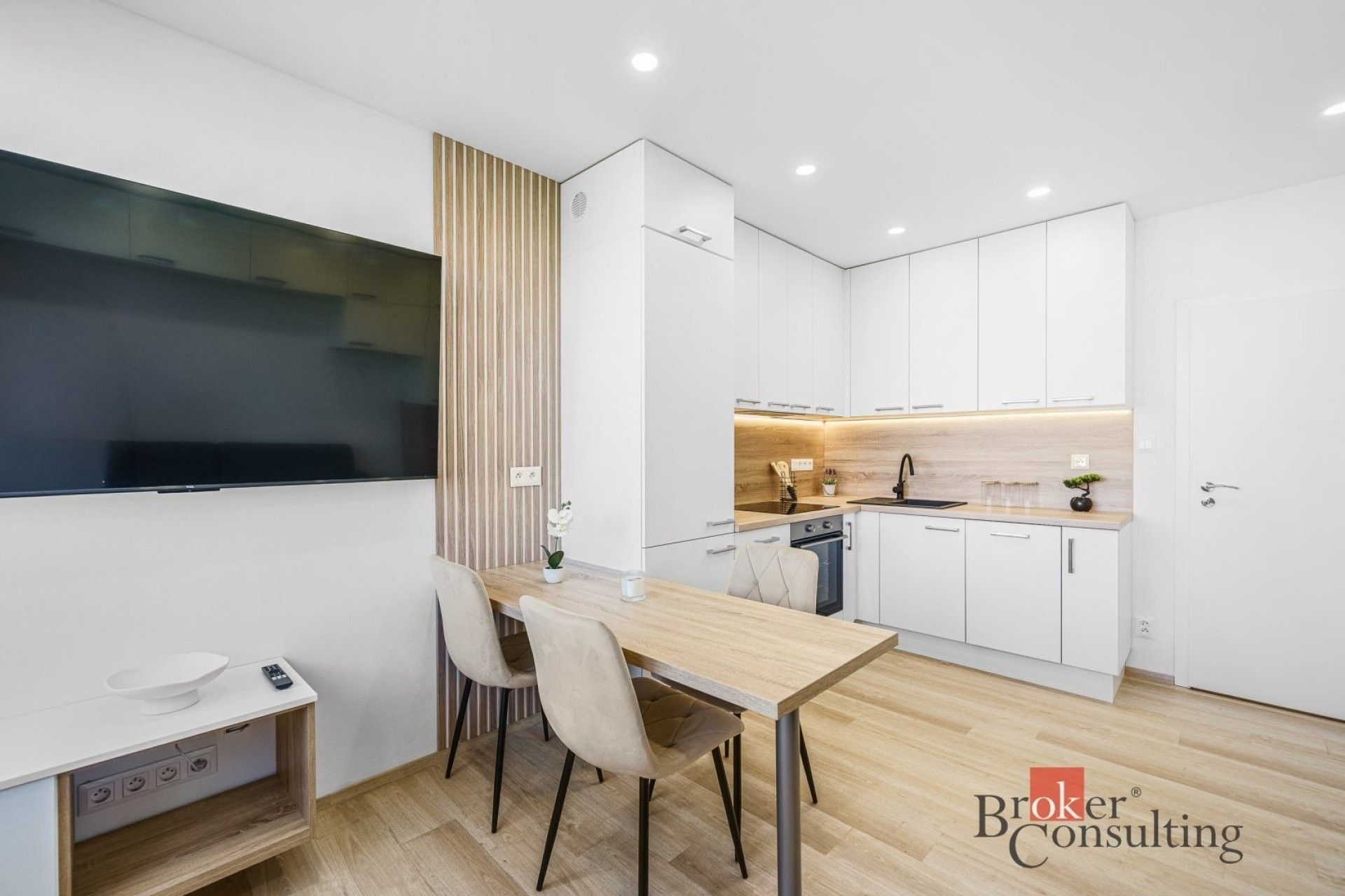 3+kk, Lábkova, Plzeň, 52 m² - 1
