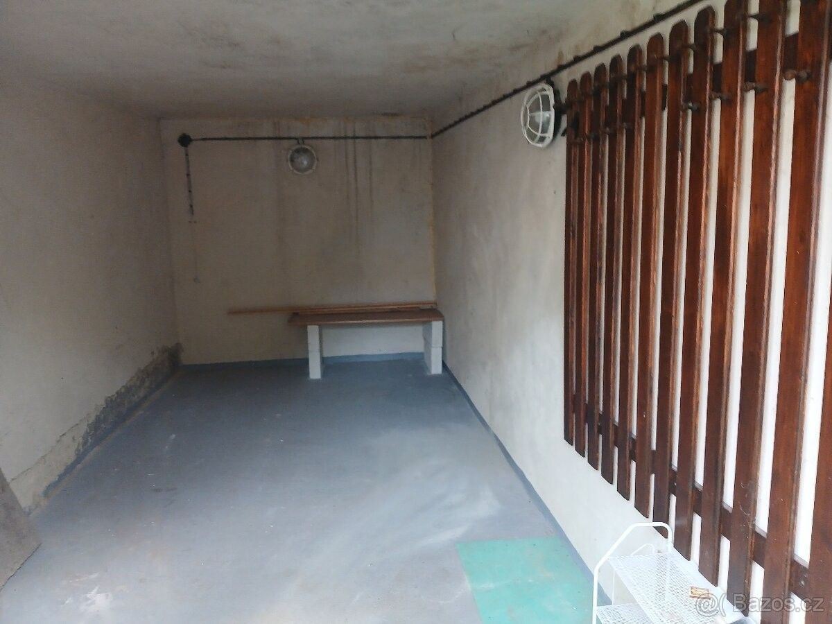 Garáže, Litvínov, 435 42