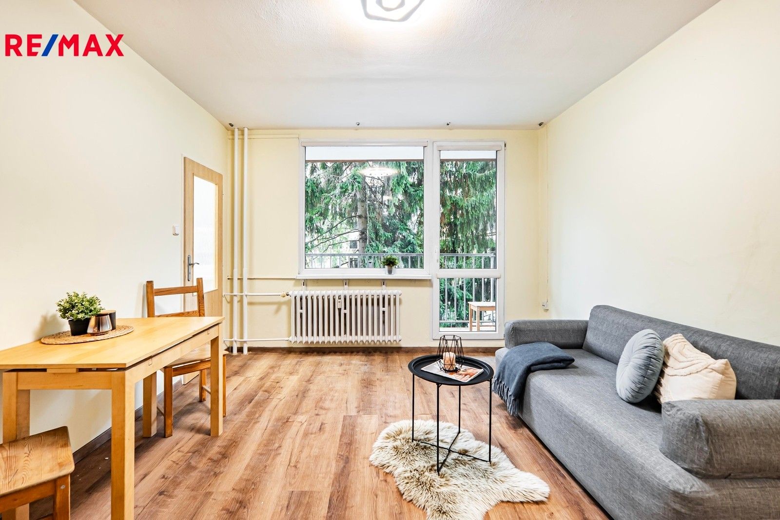 Prodej byt 1+1 - Varnsdorfská, Praha, 27 m²