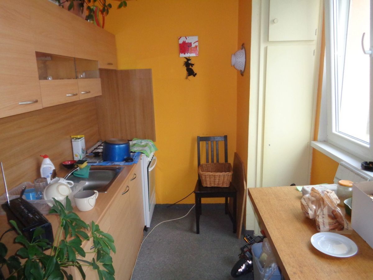 Pronájem byt 1+1 - Přesličková, Praha, 37 m²