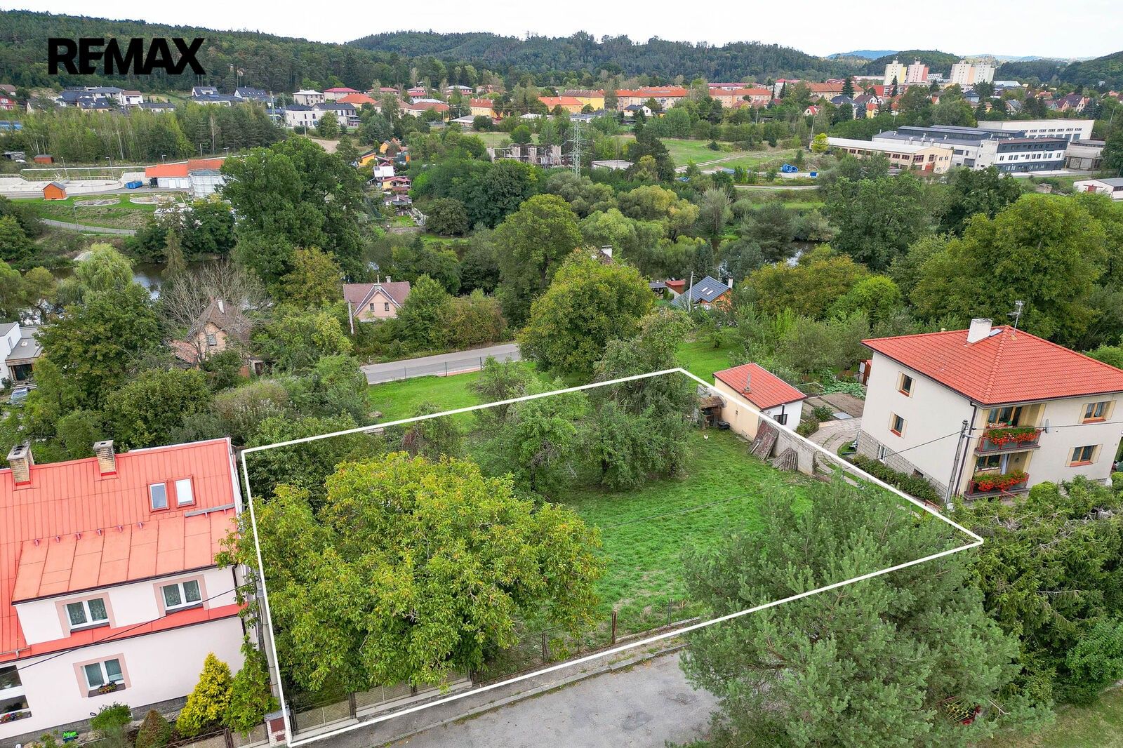 Pozemek pro bydlení, 813 m²