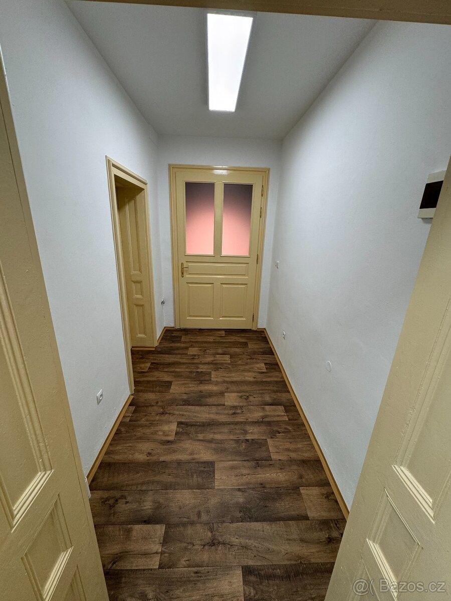 Kanceláře, Třinec, 739 61