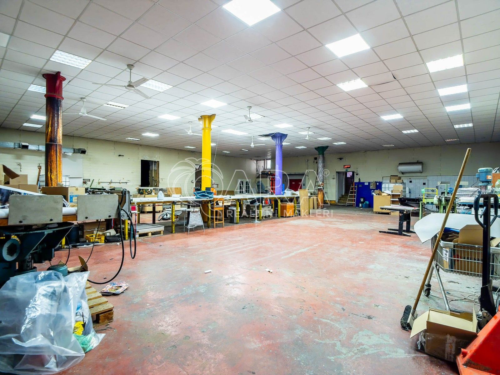 Prodej komerční - Dvůr, Liteň, 3 m²