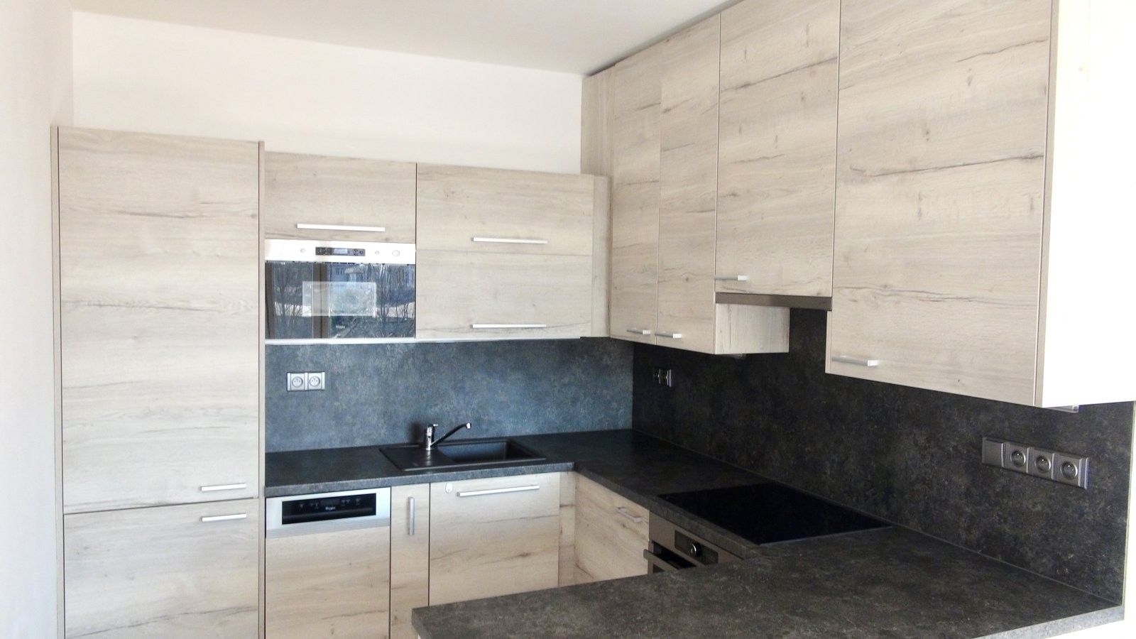 Pronájem byt 2+kk - Bratranců Veverkových, Pardubice, 56 m²