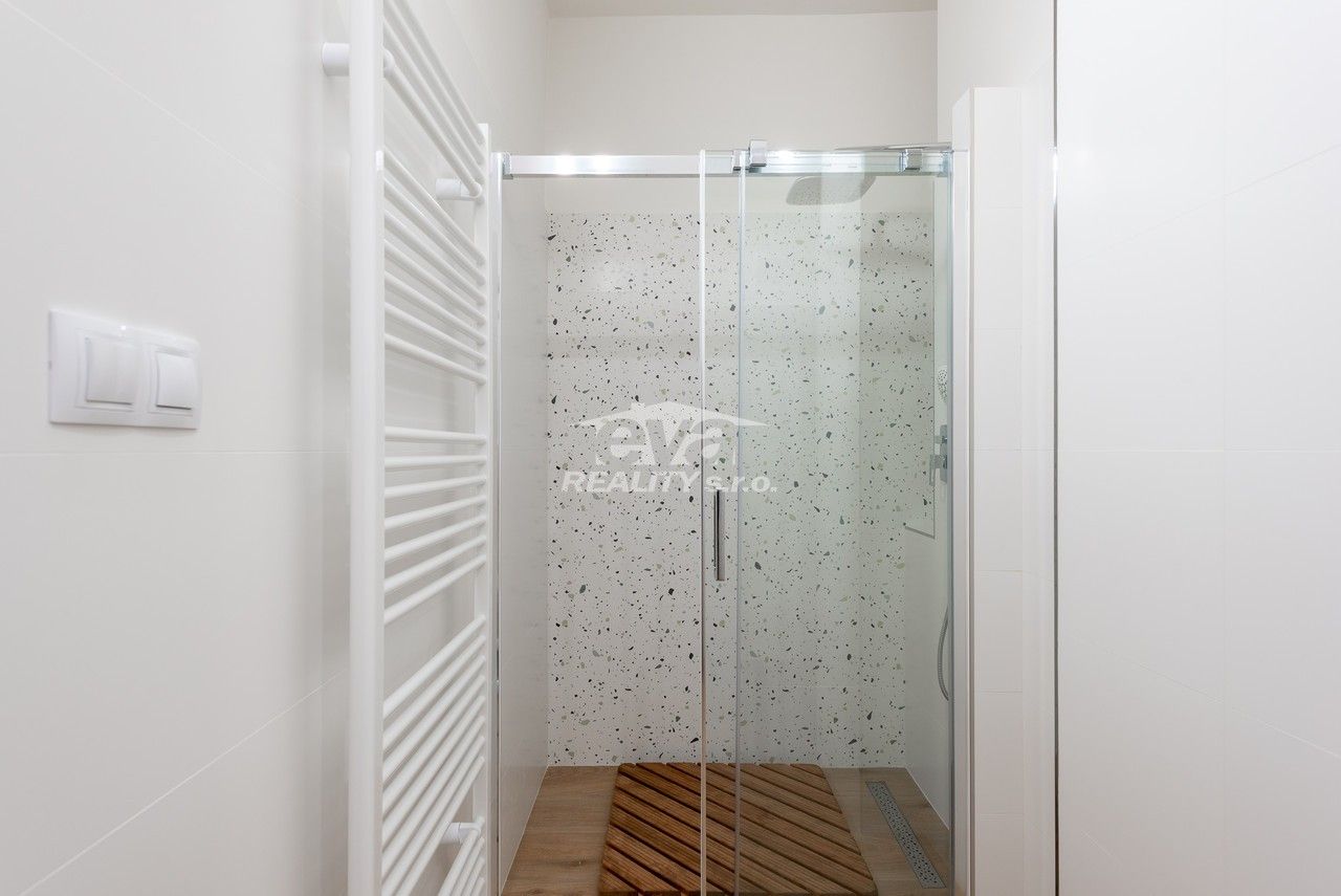 2+kk, Petrohradská, Praha, 57 m² - 2