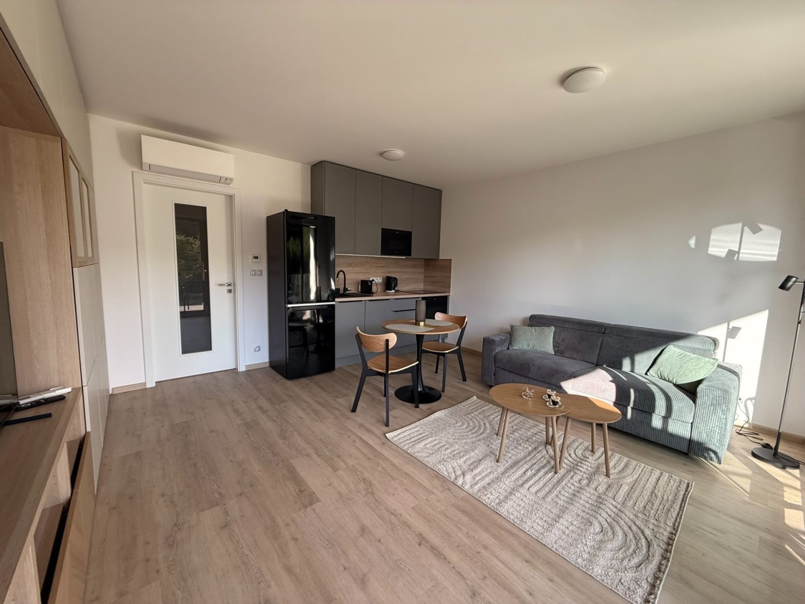 Pronájem byt 1+kk - Lučištníků, Praha - Radlice, 33 m² - 5