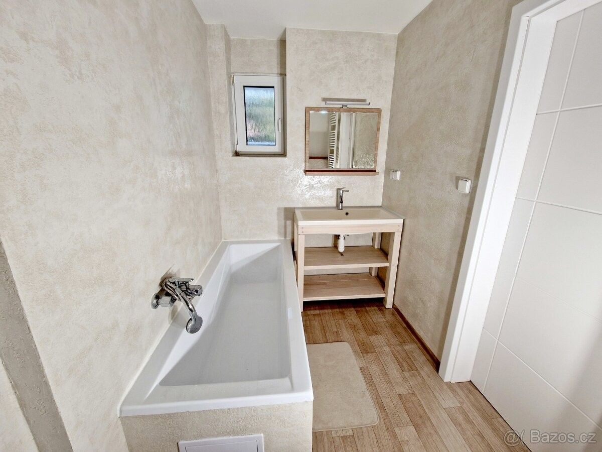 Pronájem byt - Kosova Hora, 262 91