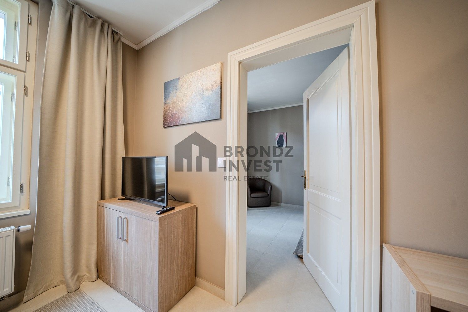 Pronájem byt 2+kk - Jana Zajíce, Praha 7 - Bubeneč, 50 m² - 5