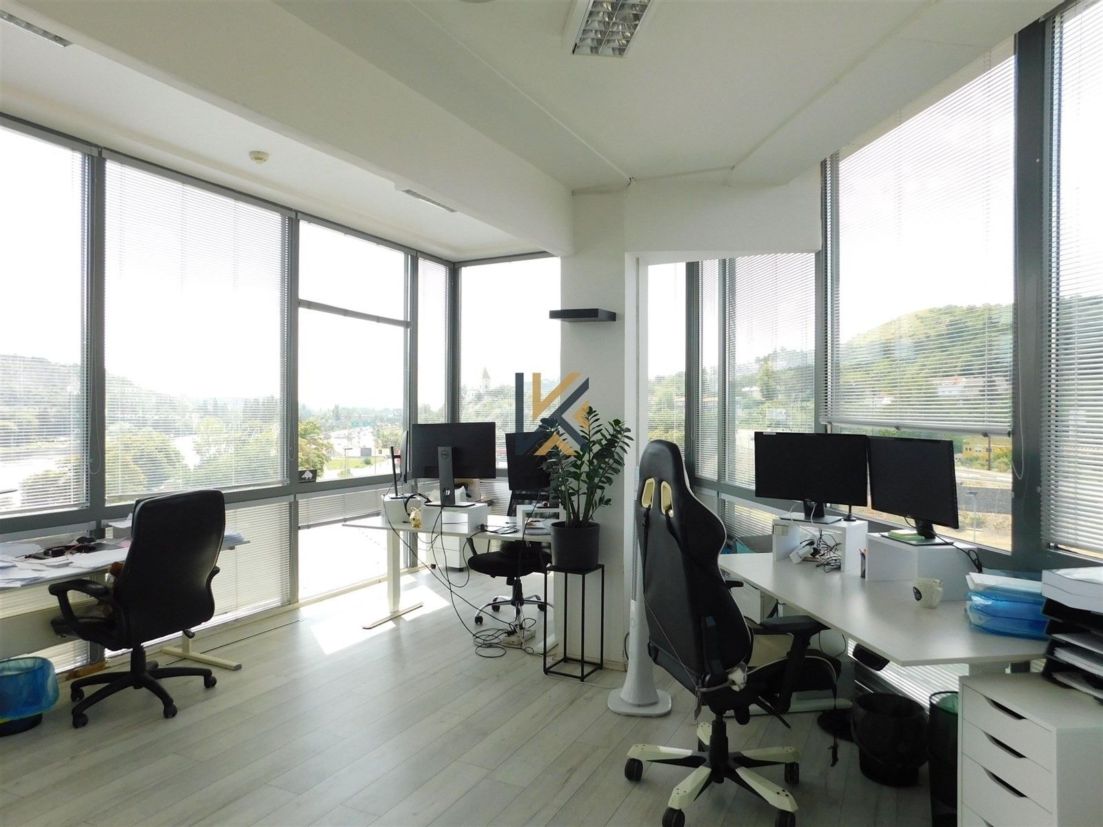 Pronájem kancelář - Strakonická, Praha, 410 m²