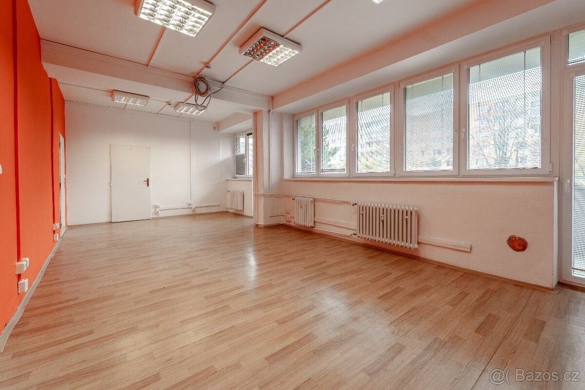 Pronájem kancelář - Praha, 190 00