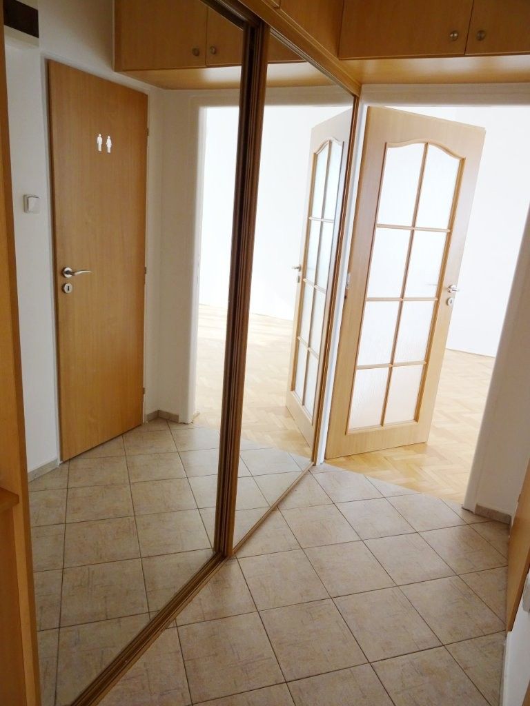 Byt 2+1 · 51 m² · Africká, Praha - 3