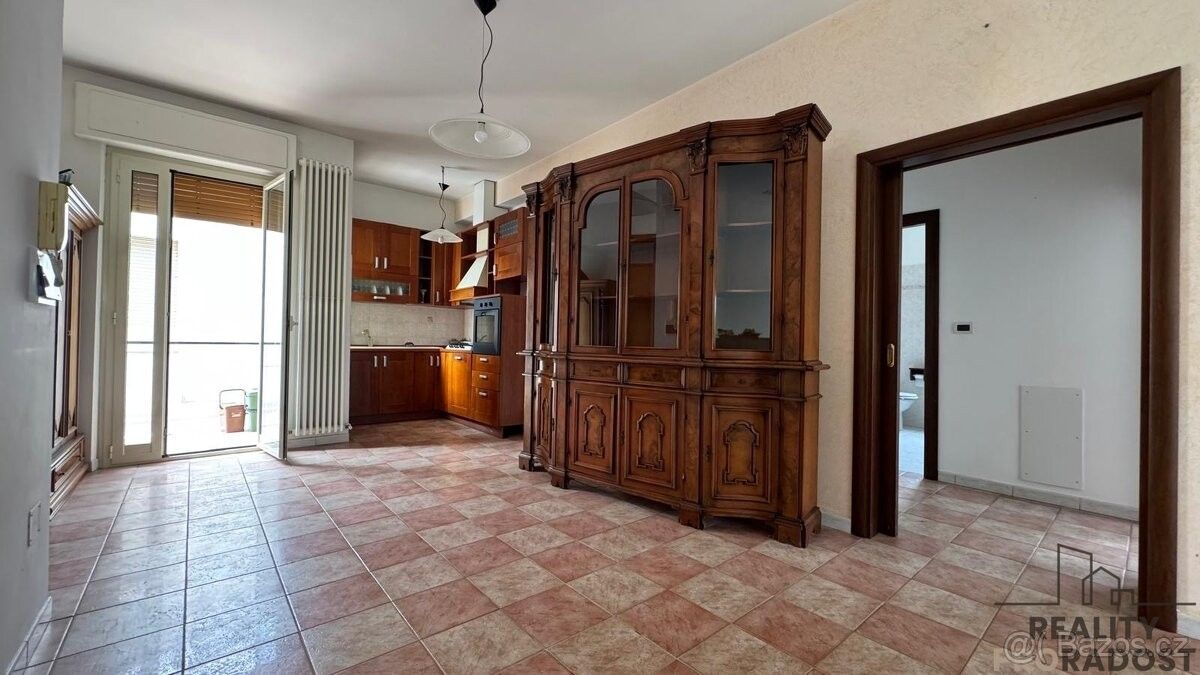 Prodej byt - 987 66, Zahraničí