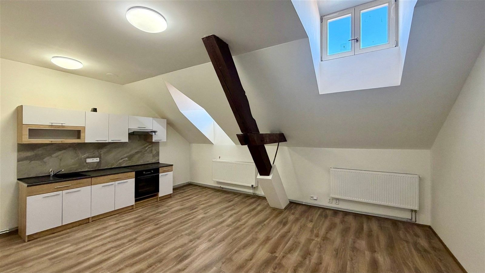 3+kk, Židovská 484, Cheb, 75 m²