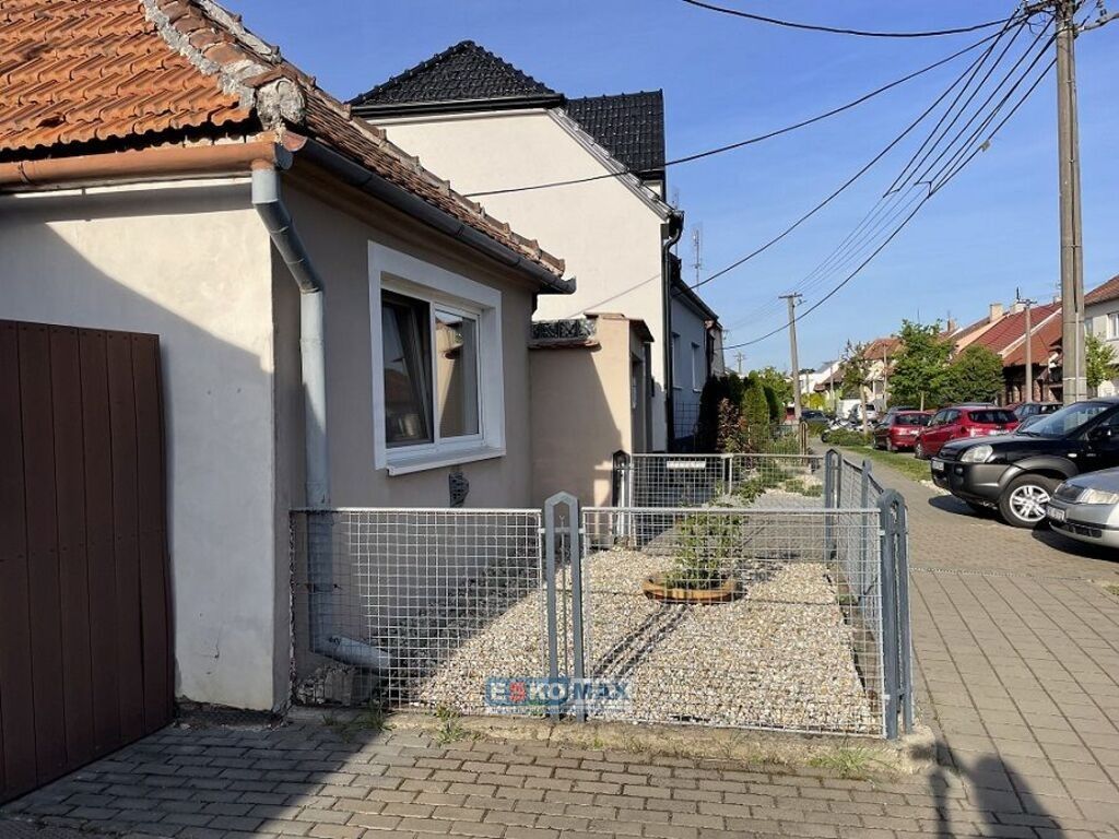 Prodej rodinný dům - Gen. Šimka, Břeclav, 100 m²