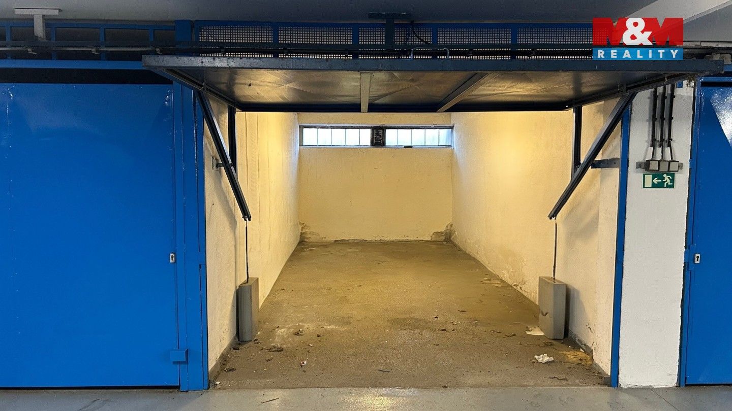 Prodej garáž - Hlubočepy, Praha, 18 m²