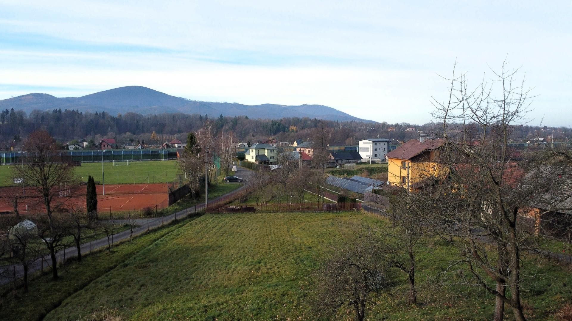 Prodej pozemek pro bydlení - Hrádek, 1 233 m²