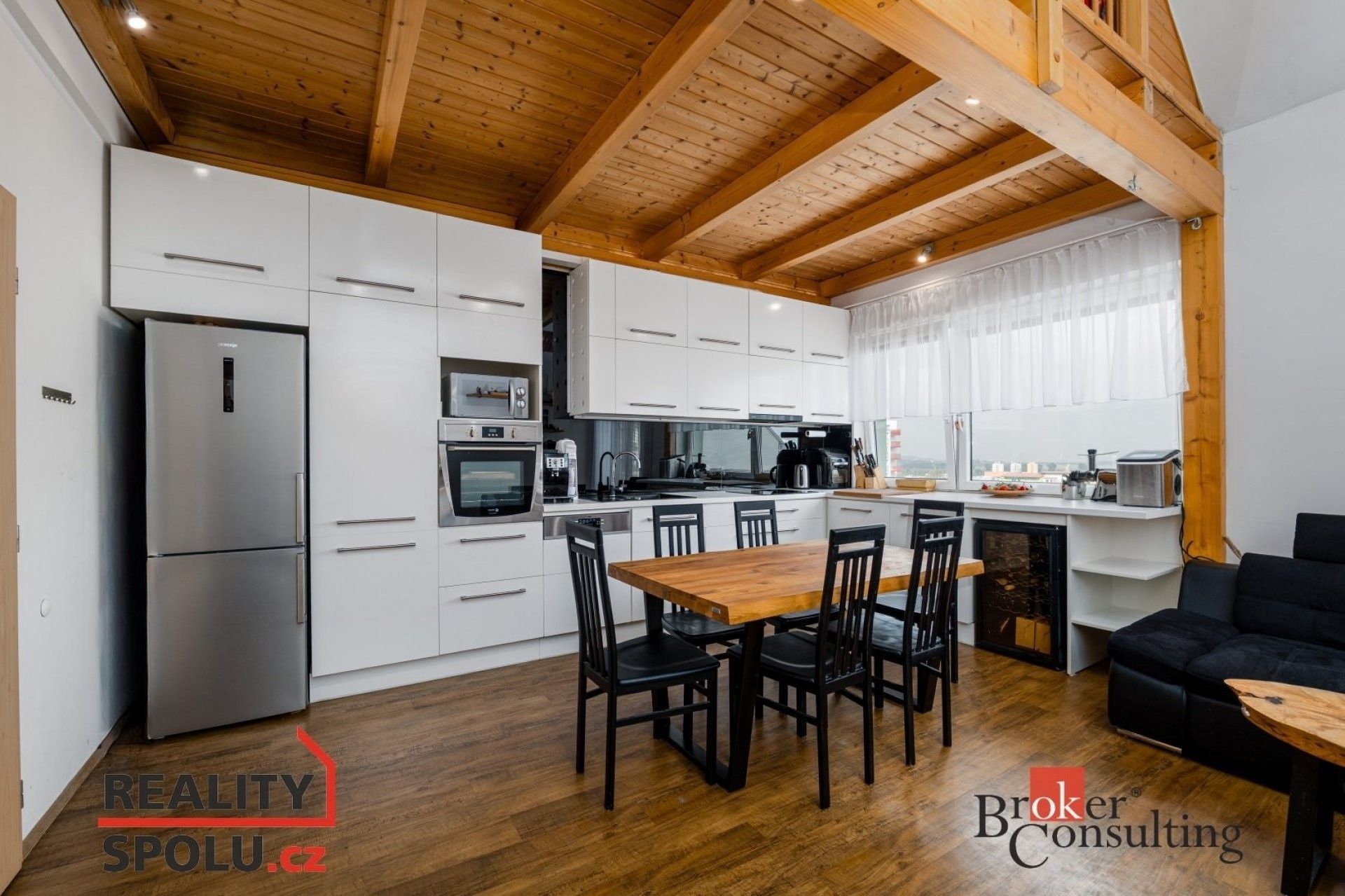 3+kk, Kuželova, Praha, 92 m²