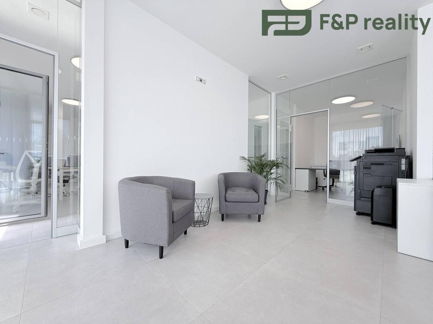 Kancelář · 122 m² · Starodubečská, Praha - 4