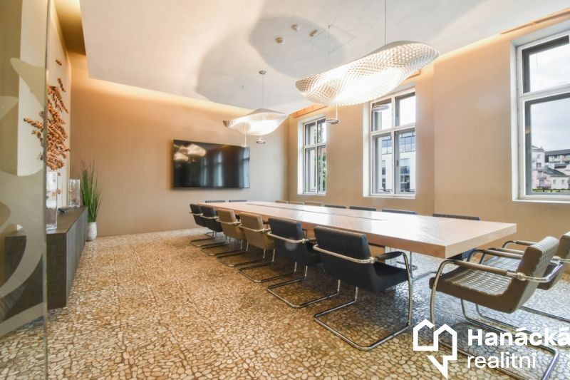 Pronájem kancelář - tř. Svobody, Olomouc, 420 m²