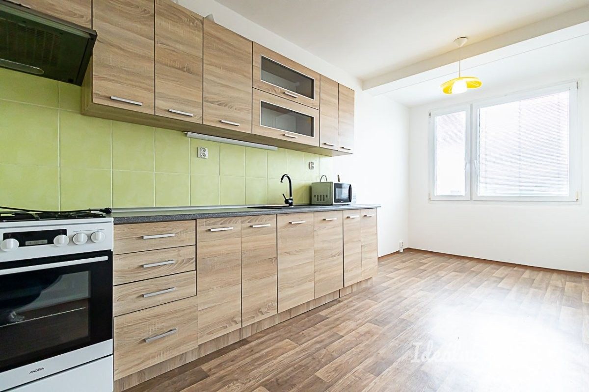 3+1, Prosek, metro Praha, 74 m²