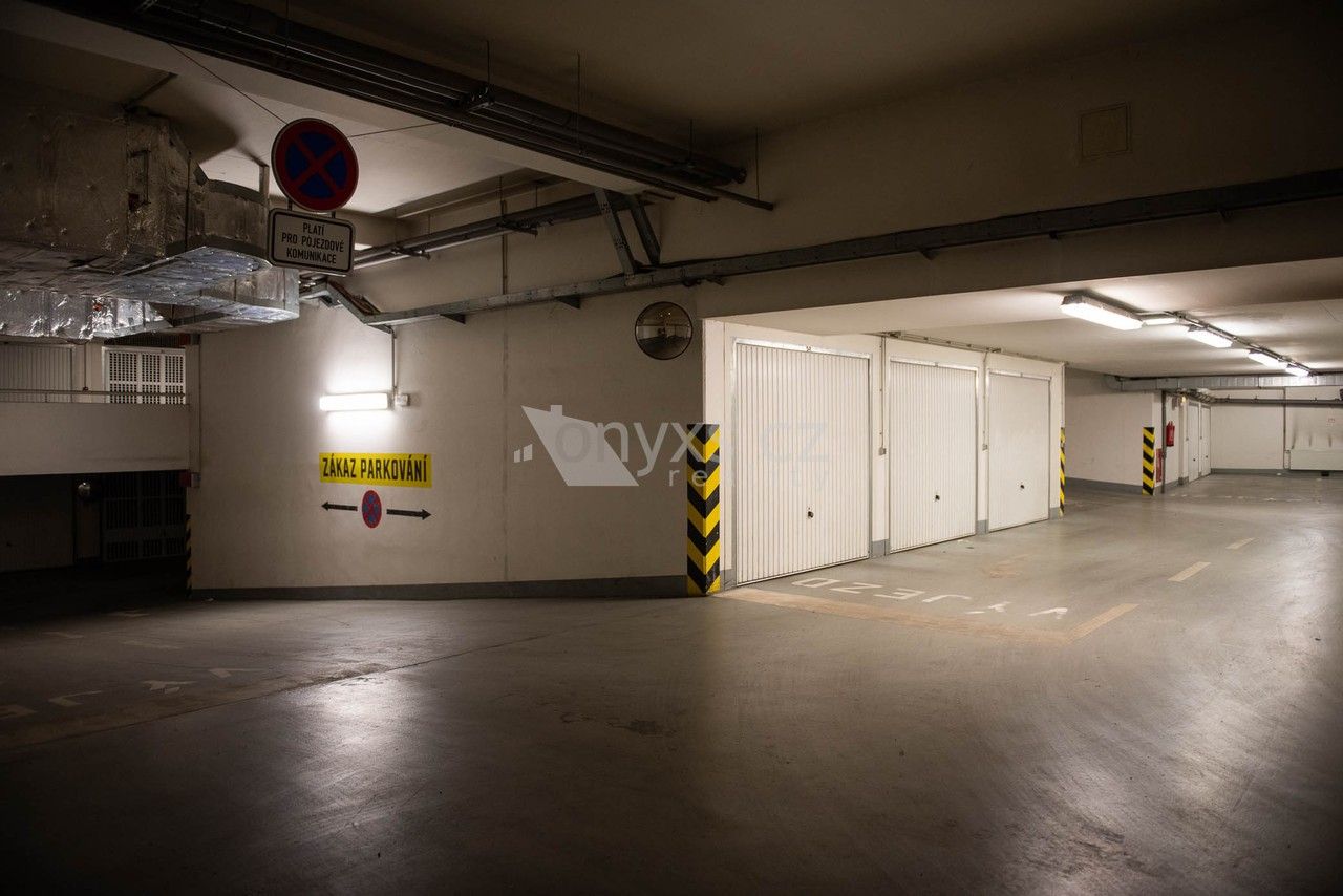 Prodej garáž - Pod Děkankou, Praha, 16 m²