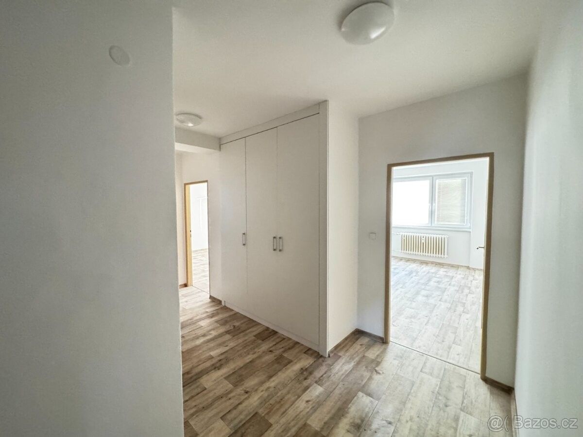 Byty, Strážnice, 696 62 - 2