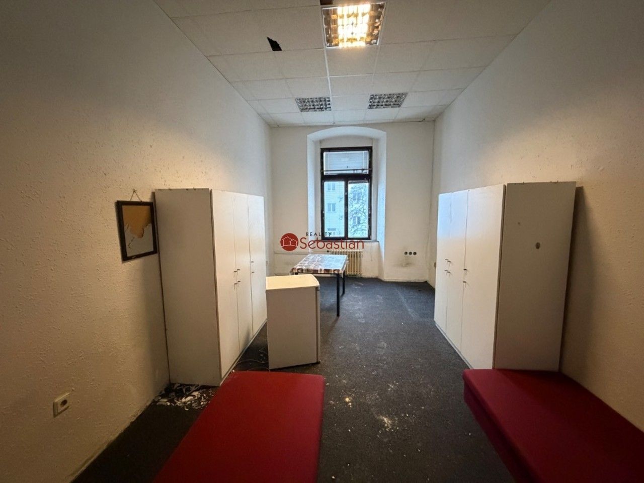 Pronájem výrobní prostory - Hlaváčova, Pardubice, 20 m²