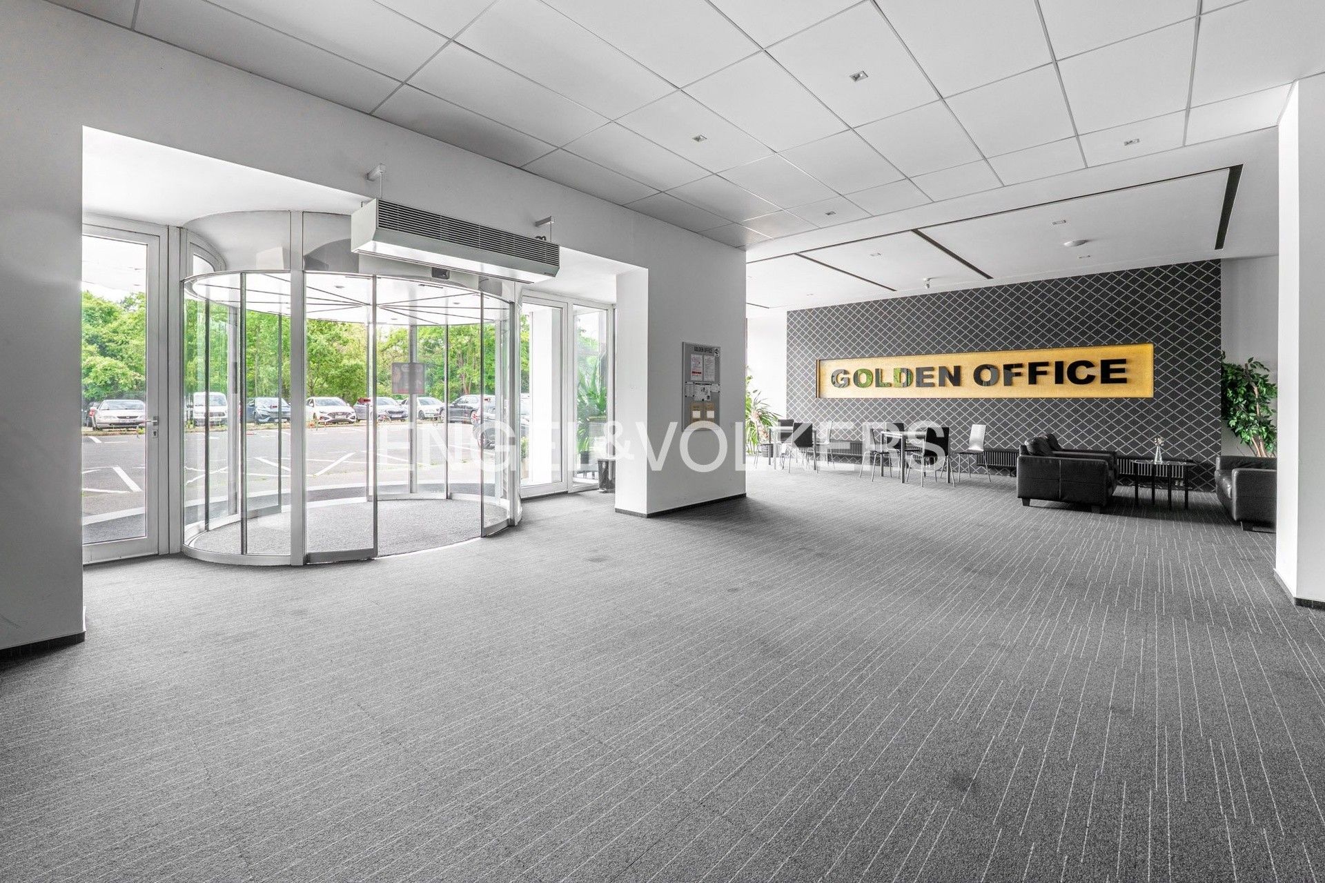 Pronájem kancelář - Bezová, Praha, 68 m²