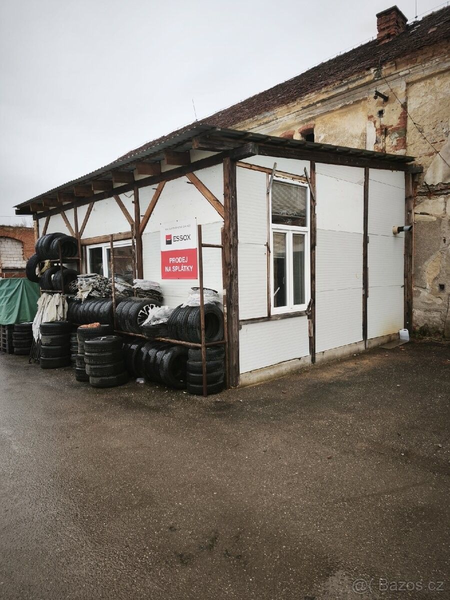 Garáže, Liteň, 267 27