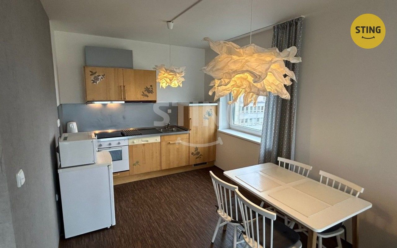 2+kk, třída Míru, Pardubice, 89 m² - 1