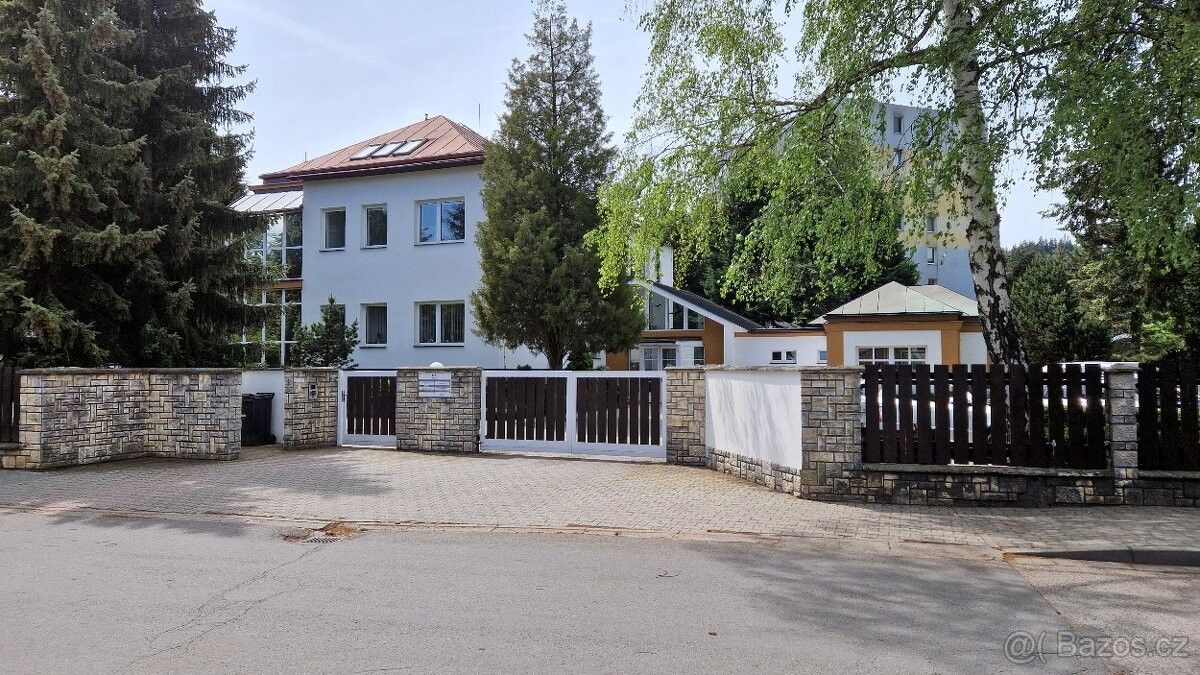 Kanceláře, Vsetín, 755 01 - 1