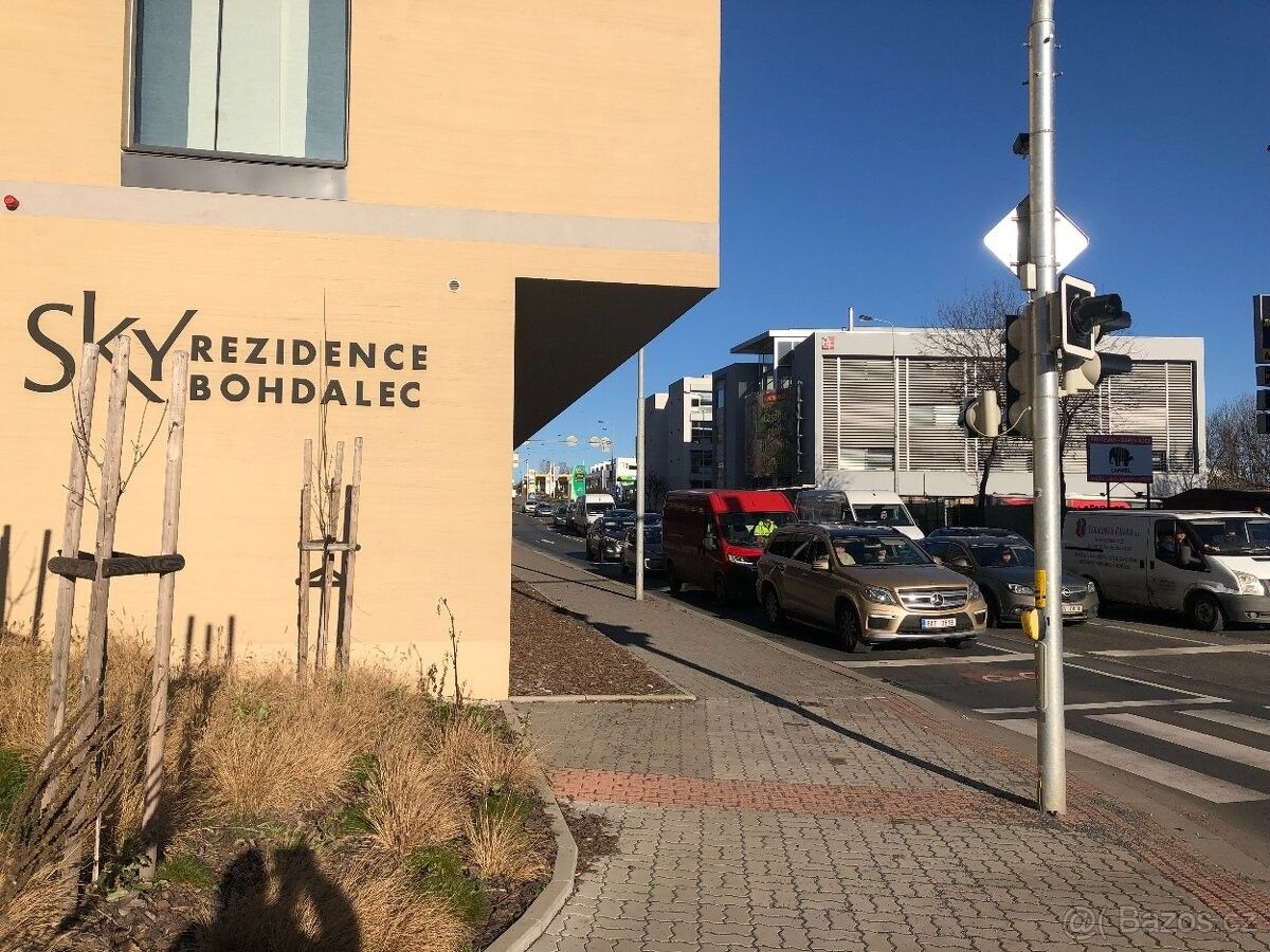 Garáže, Praha, 101 00