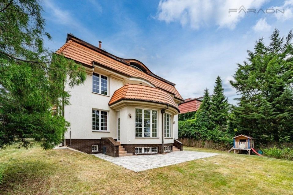 Vily, Na Salabce, Praha, 510 m²