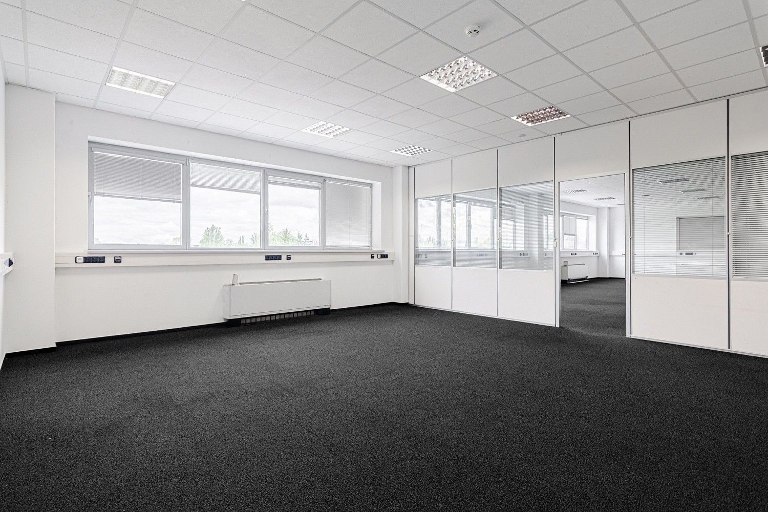 Kancelář · 225 m² · Praha - Letňany, okres Praha 18, Hlavní město Praha - 4