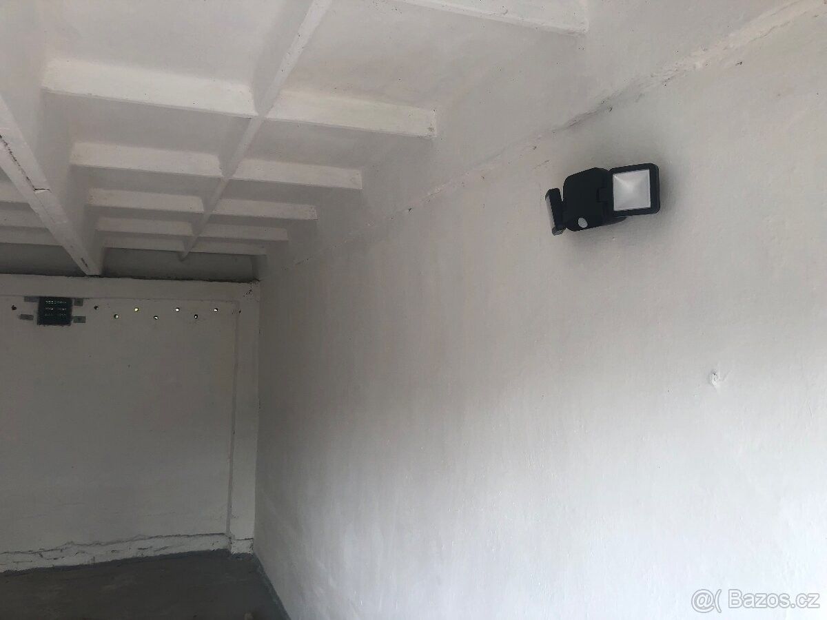 Prodej garáž - Hulín, 768 24