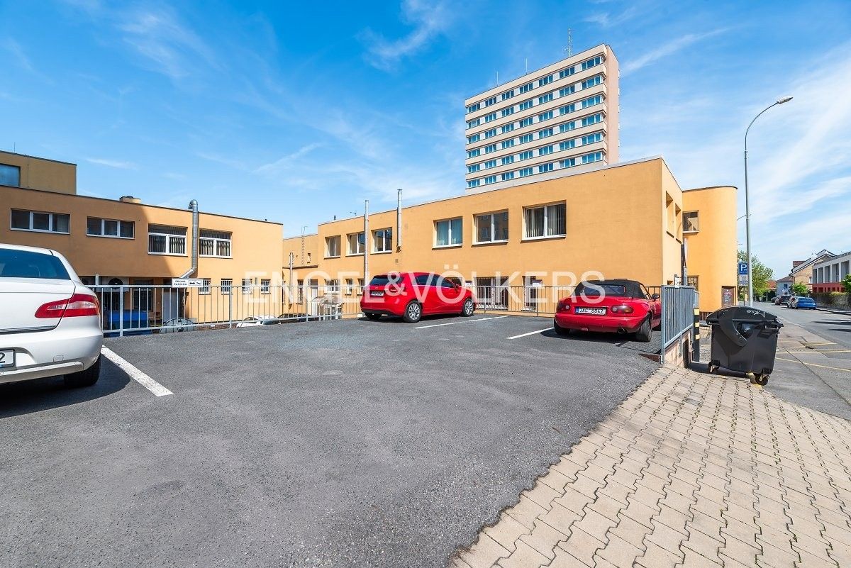 Pronájem kancelář - Hartigova, Praha, 180 m²