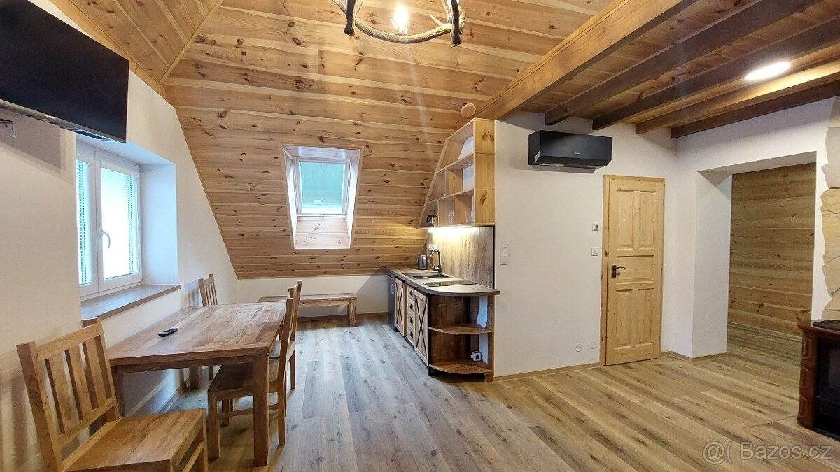 Byty, Loučovice, 382 76