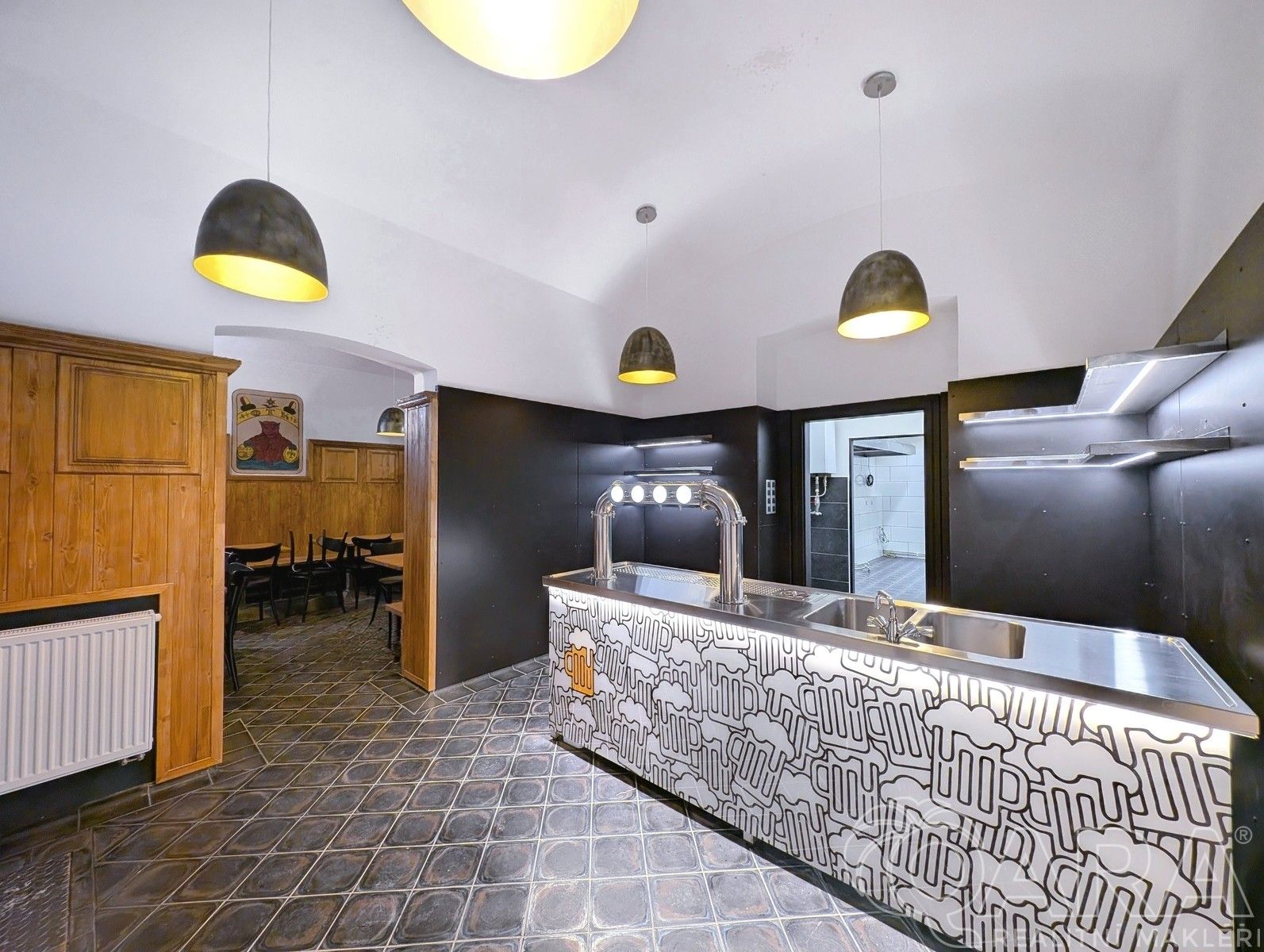 Restaurace, Na zbořenci, Praha, 128 m²