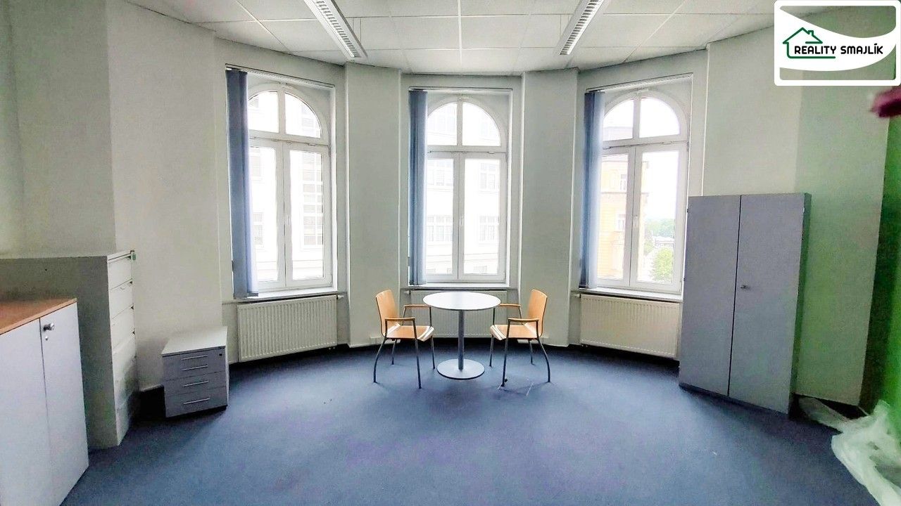Kanceláře, Májová 71, Cheb, 21 m² - 2