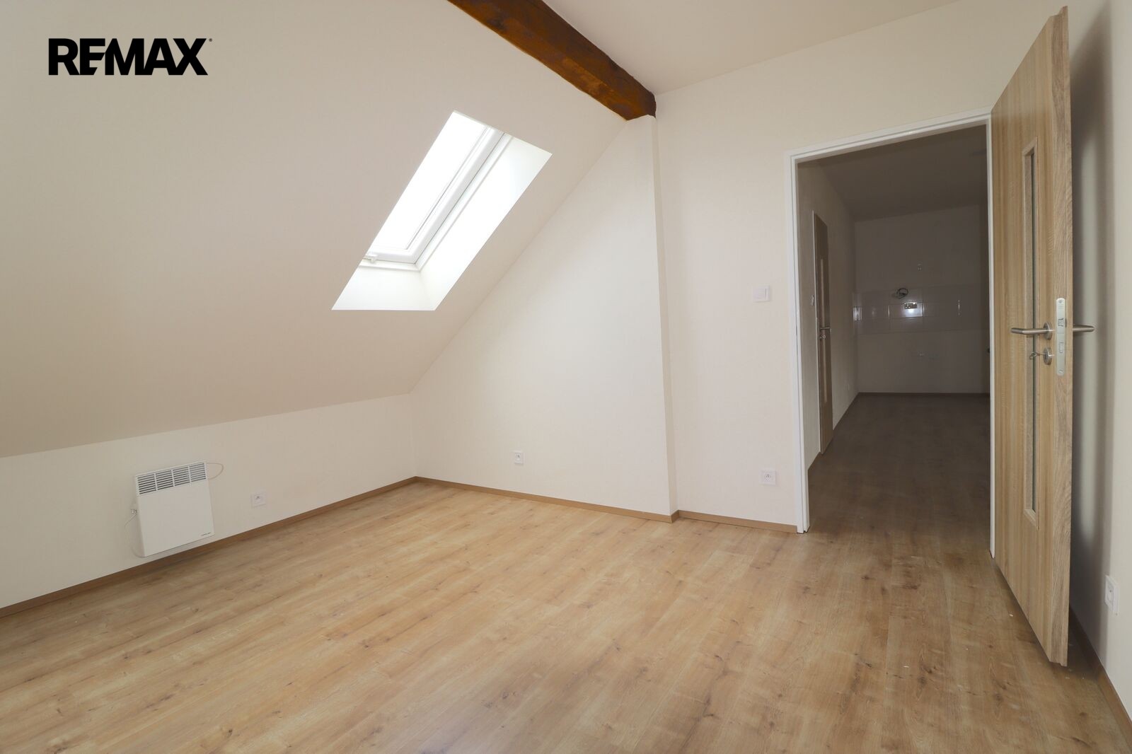 Pronájem byt 2+kk - Hrozenkovská 6, Praha Zličín, 55 m² - 5