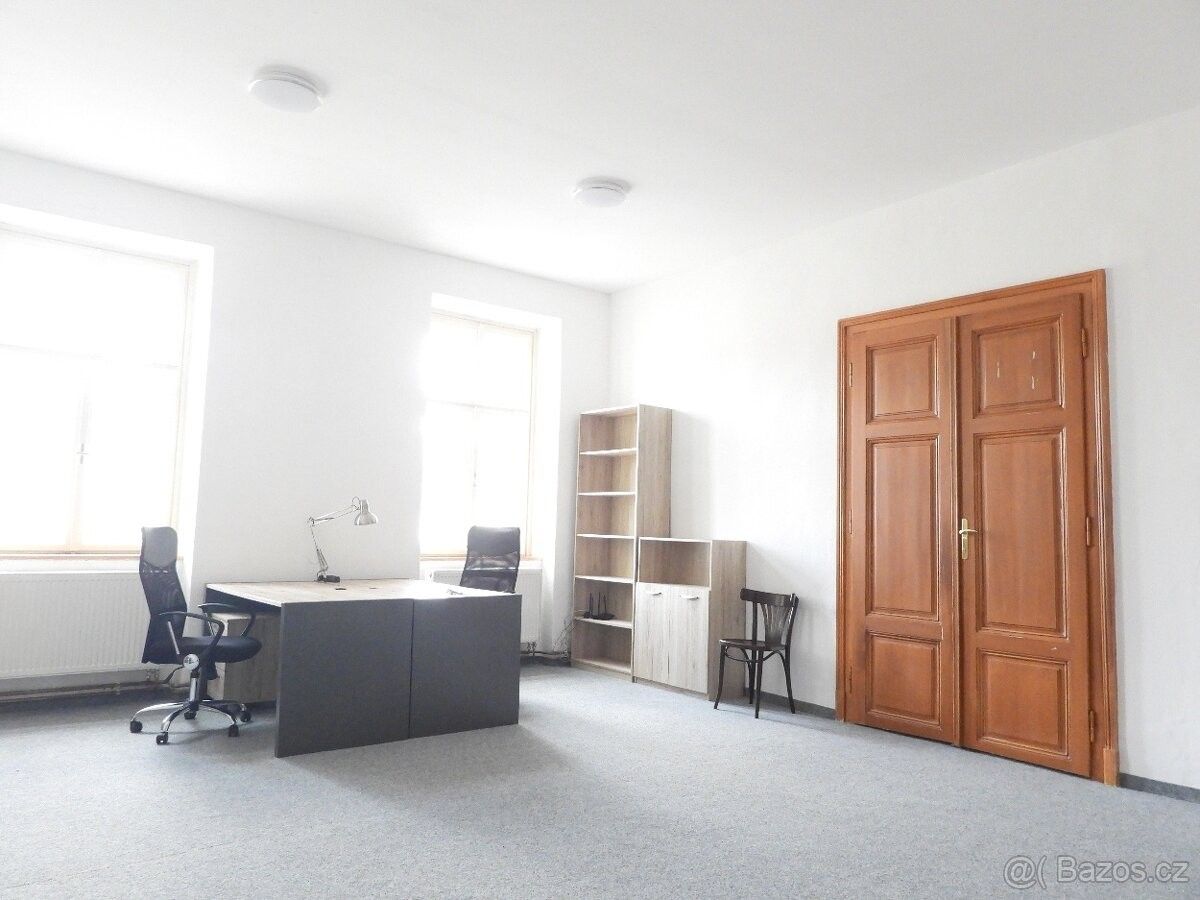 Kanceláře, Jihlava, 586 01