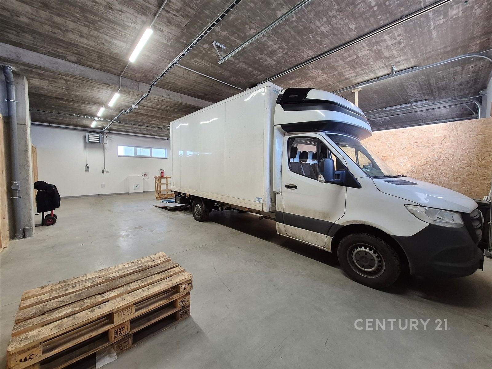 Pronájem sklad - Olomoucká 1309, Brno Černovice, 102 m² - 2