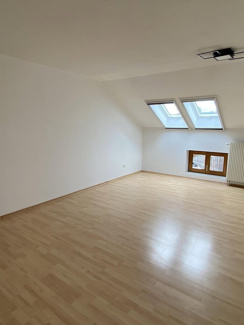 3+kk, Königsdorf Osterhofen Bayern 82549, 90 m² - 1