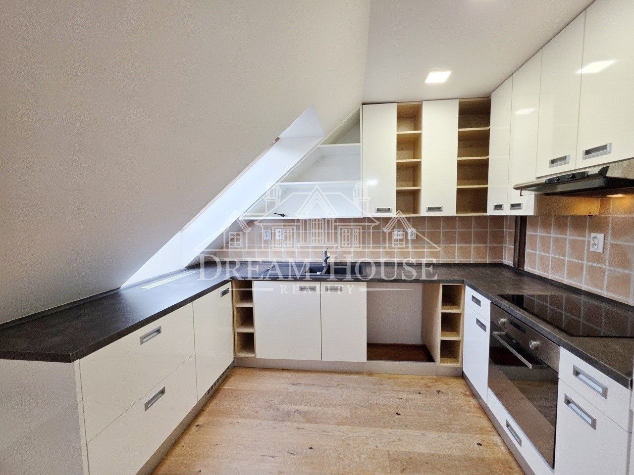 Byt 4+kk, 84 m²