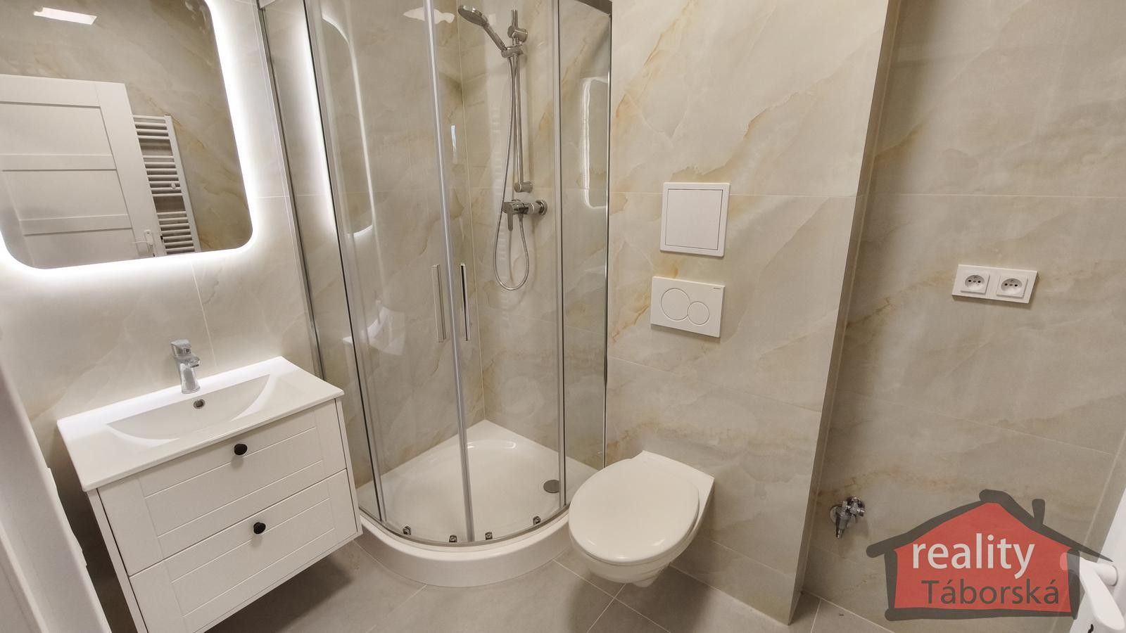 Prodej byt 2+kk - Nupacká, Nupaky, 62 m²