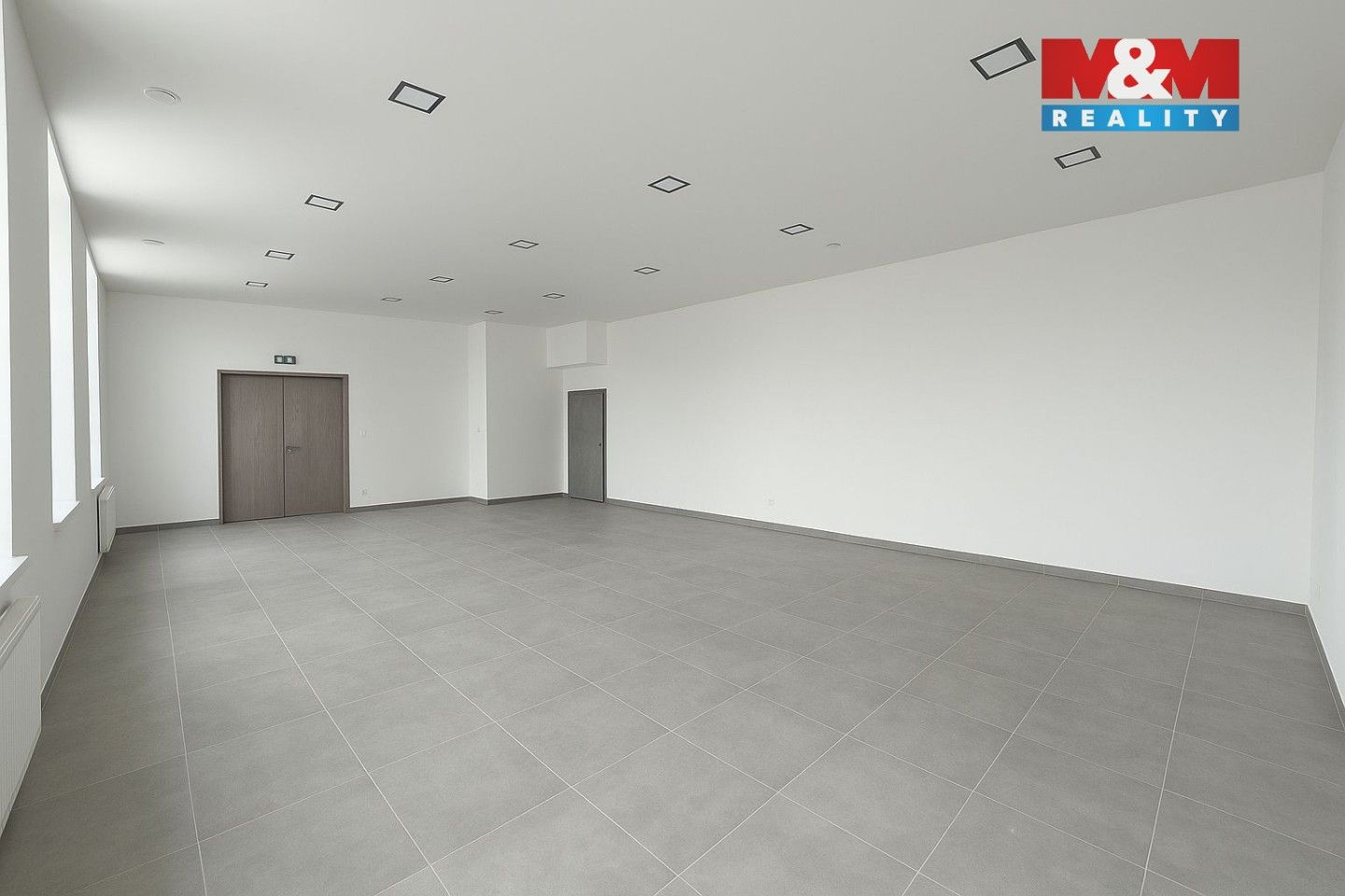 Pronájem obchodní prostory - Pražská třída, Hradec Králové, 85 m²