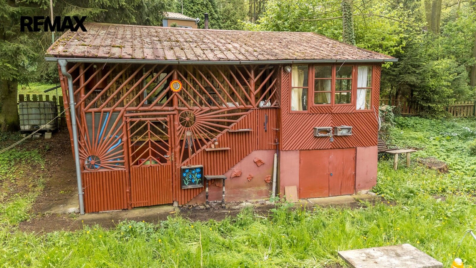 Chaty, Pnětluky, 35 m² - 1