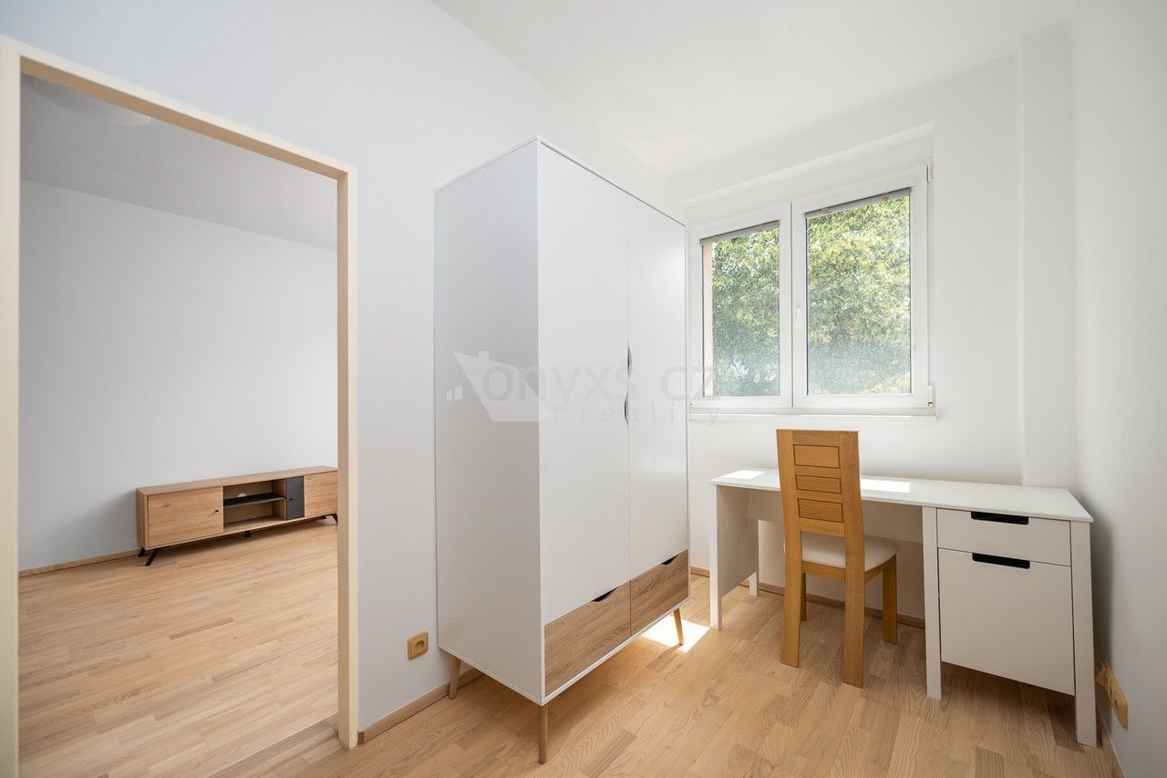 Byt 2+1 · 40 m² · U školičky, Praha - 3