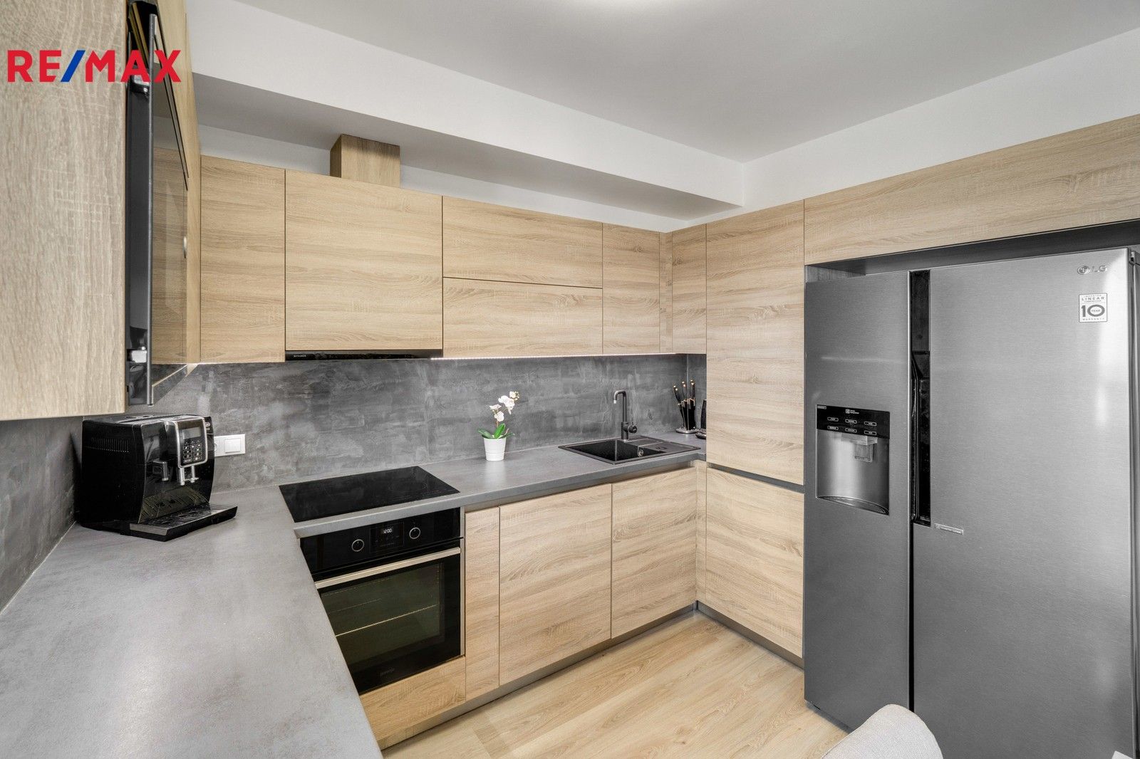 Prodej byt 3+kk - Hlučkova 869, Praha, 81 m²