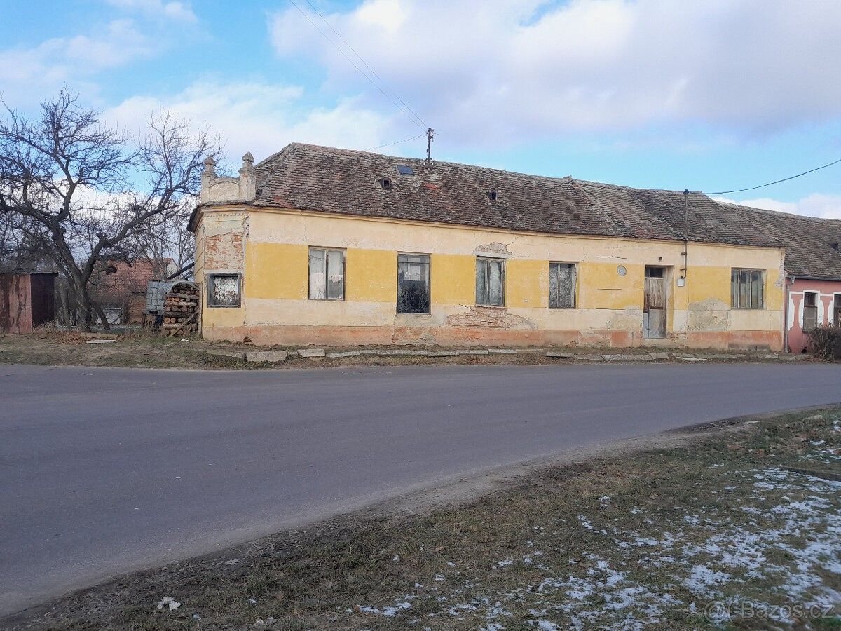 Prodej pozemek pro bydlení - Strachotice, 671 29